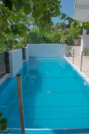 Caliza Unawatuna